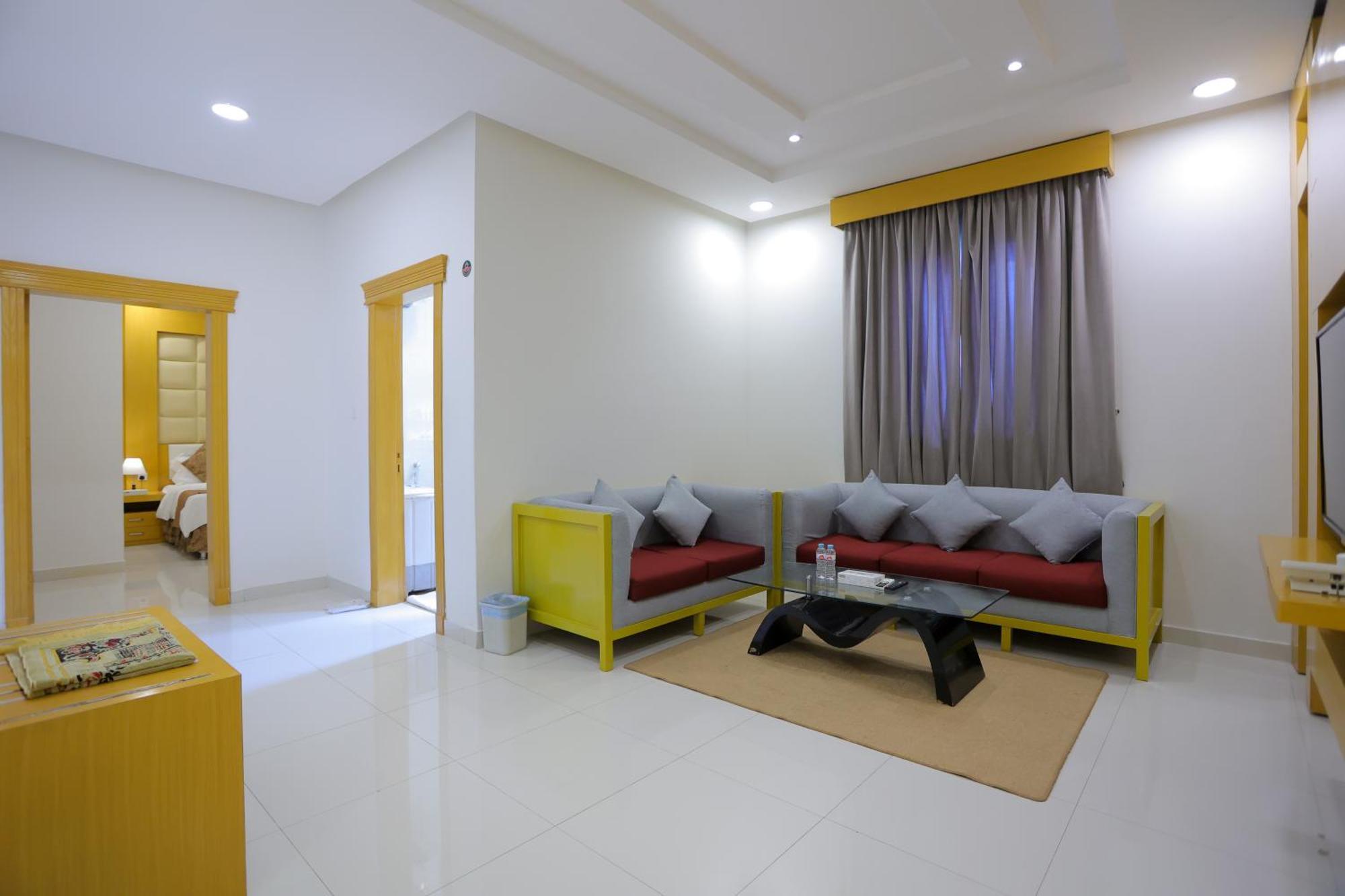 هوستا الملقا Aparthotel Рияд Екстериор снимка