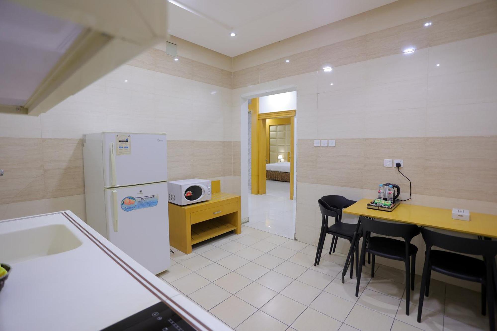هوستا الملقا Aparthotel Рияд Екстериор снимка