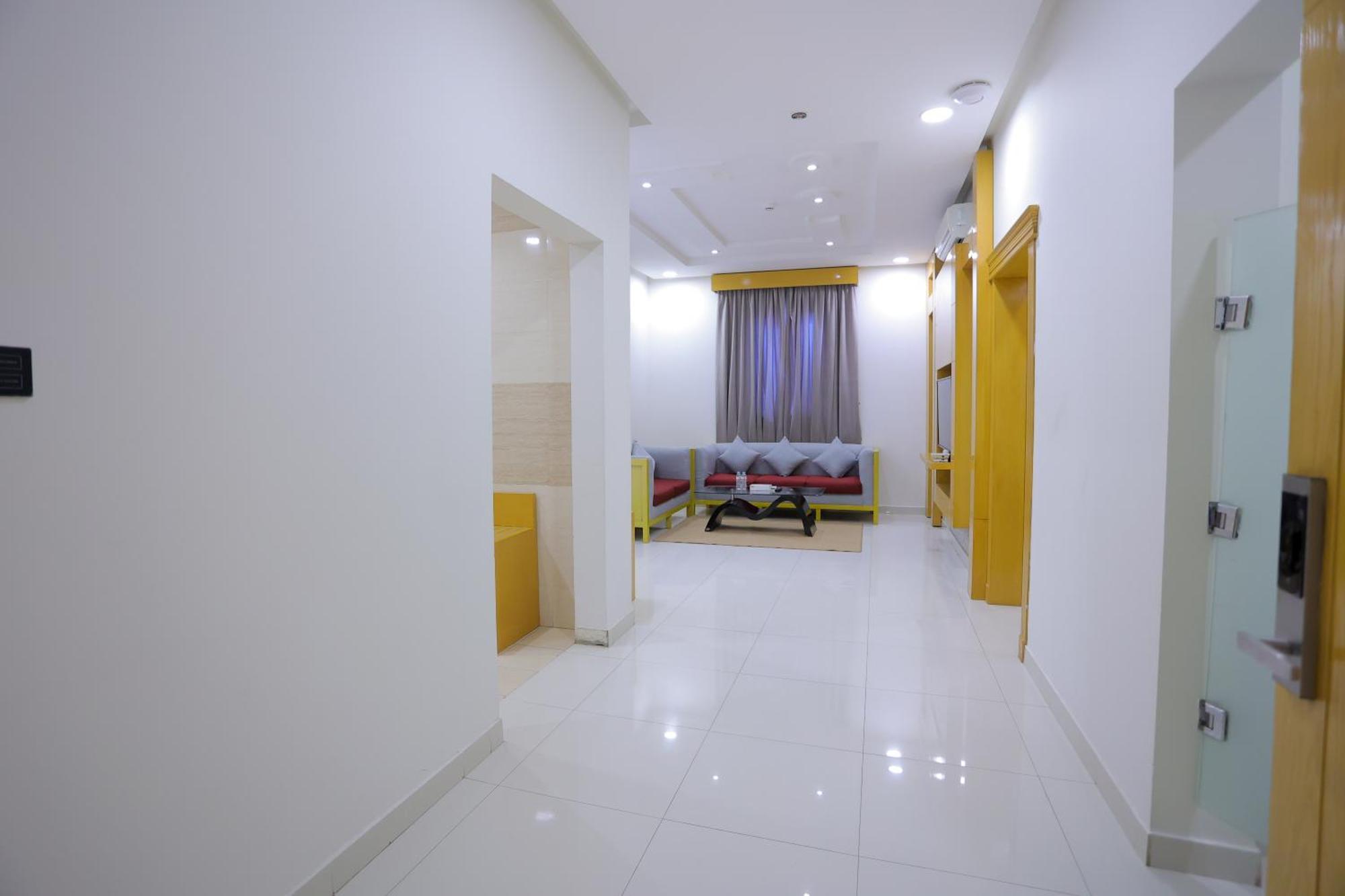 هوستا الملقا Aparthotel Рияд Екстериор снимка