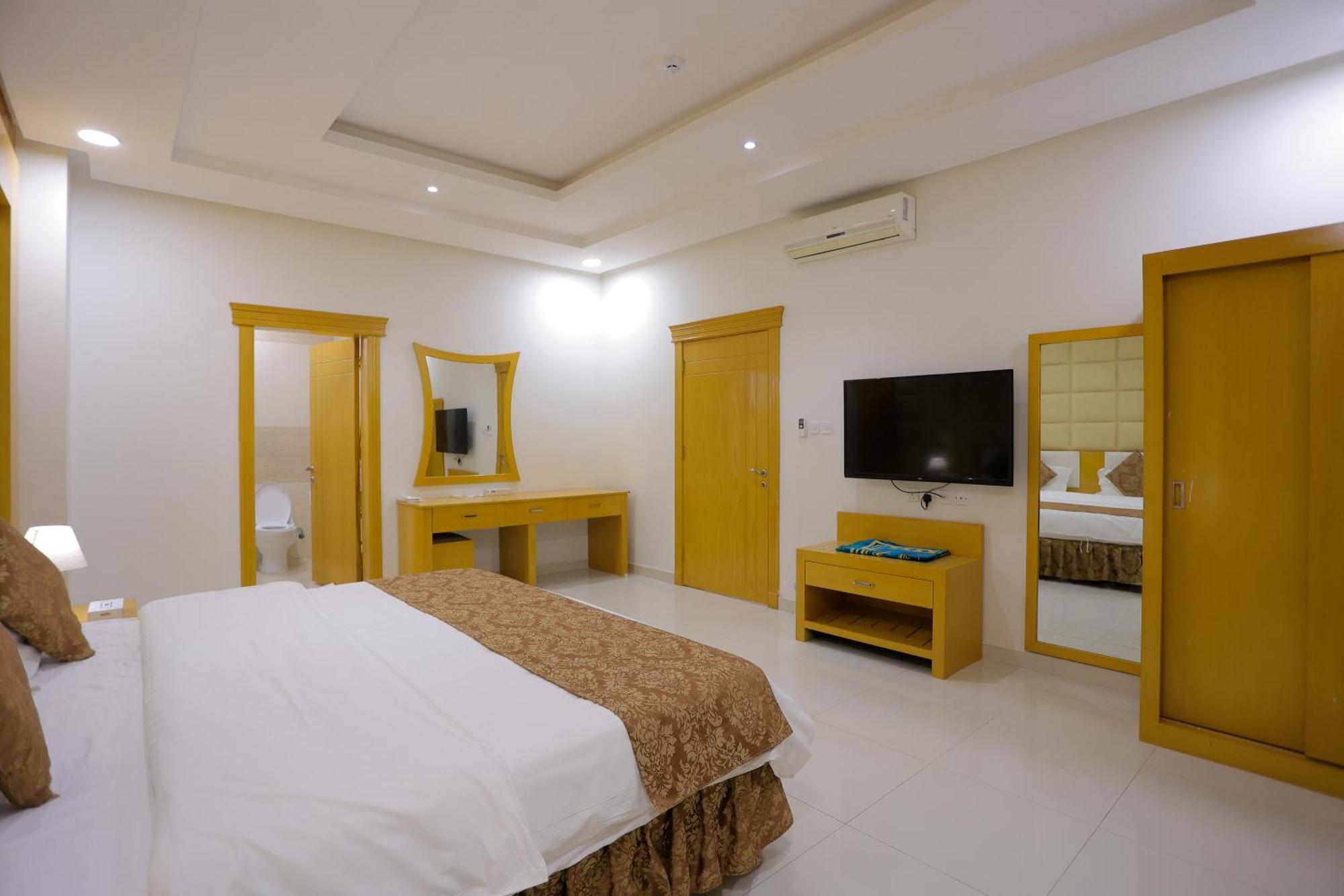 هوستا الملقا Aparthotel Рияд Екстериор снимка
