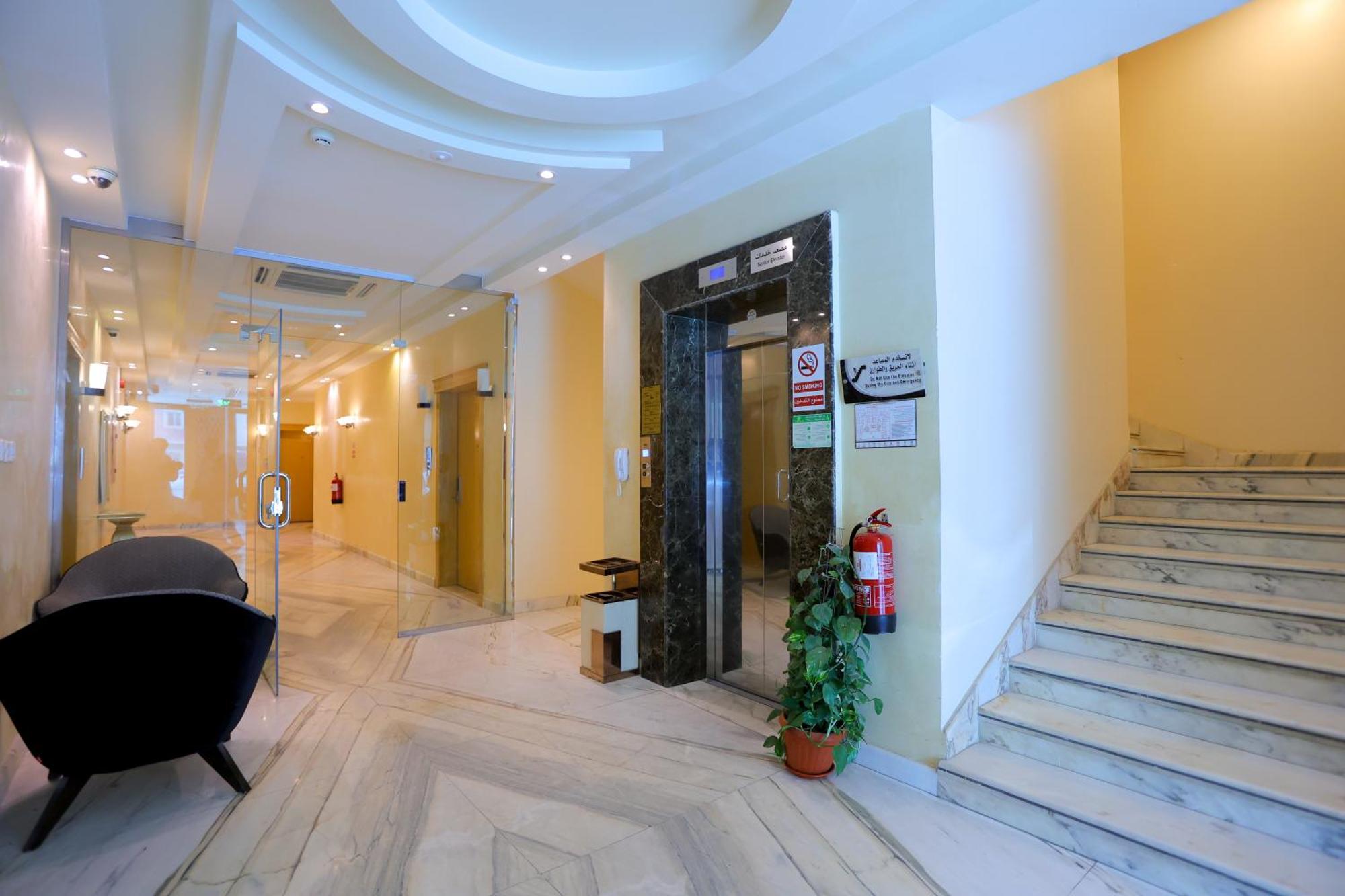 هوستا الملقا Aparthotel Рияд Екстериор снимка