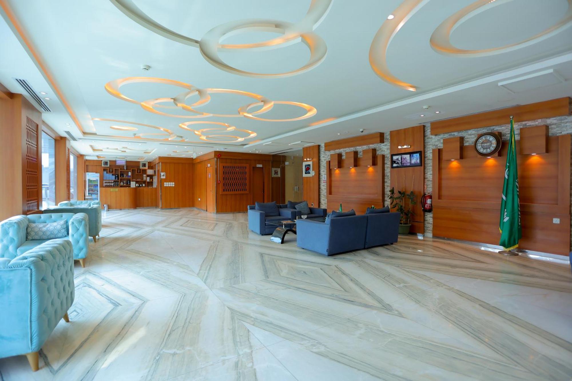 هوستا الملقا Aparthotel Рияд Екстериор снимка